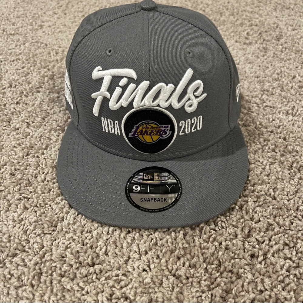 New Era Los Angeles Lakers 9FIFTY NBA
Finals Bound Snapback Hat Gray - Picture 1 of 5